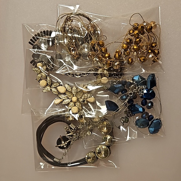 Lot of 7 statement necklaces crystals beads rhinestones all wearable bag#4 - Picture 13 of 13